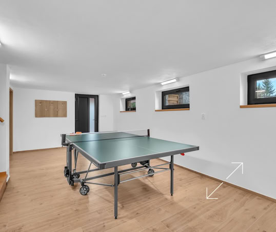 herna s ping pongovým stolem